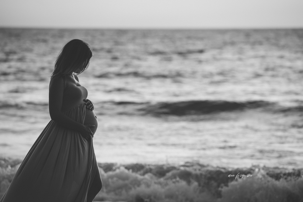 sunset maternity session at hapuna beach expectant mom