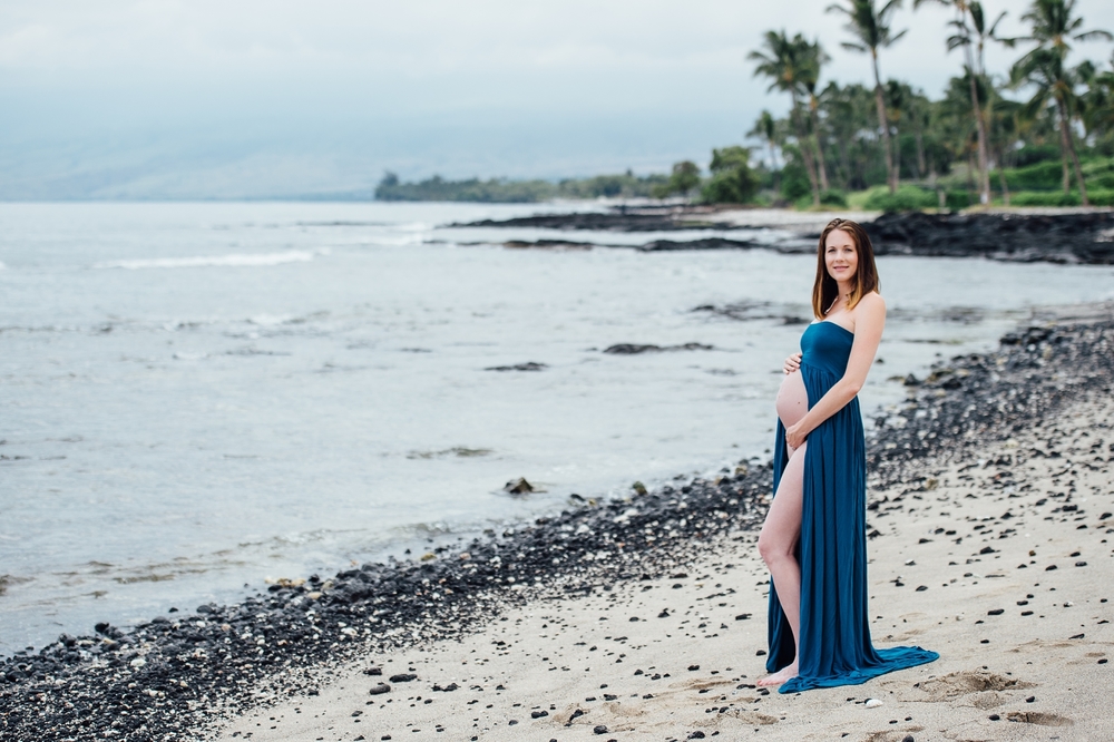 Stunning mama at Mauna Lani babymoon and maternity photography
