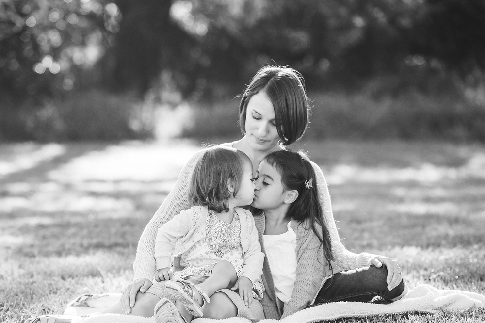 Mama and her girls at Waimea Family Session captured by Ann Ferguson Photography