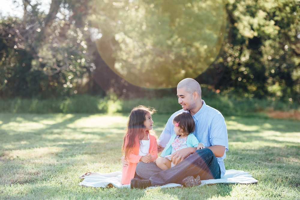Dad with his daughters at Waimea Family Session captured by Ann Ferguson Photography