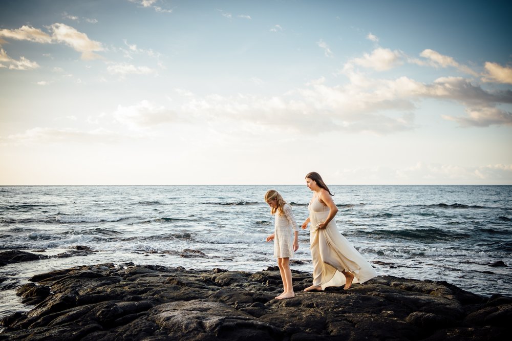 Hawaii mother and daughter session