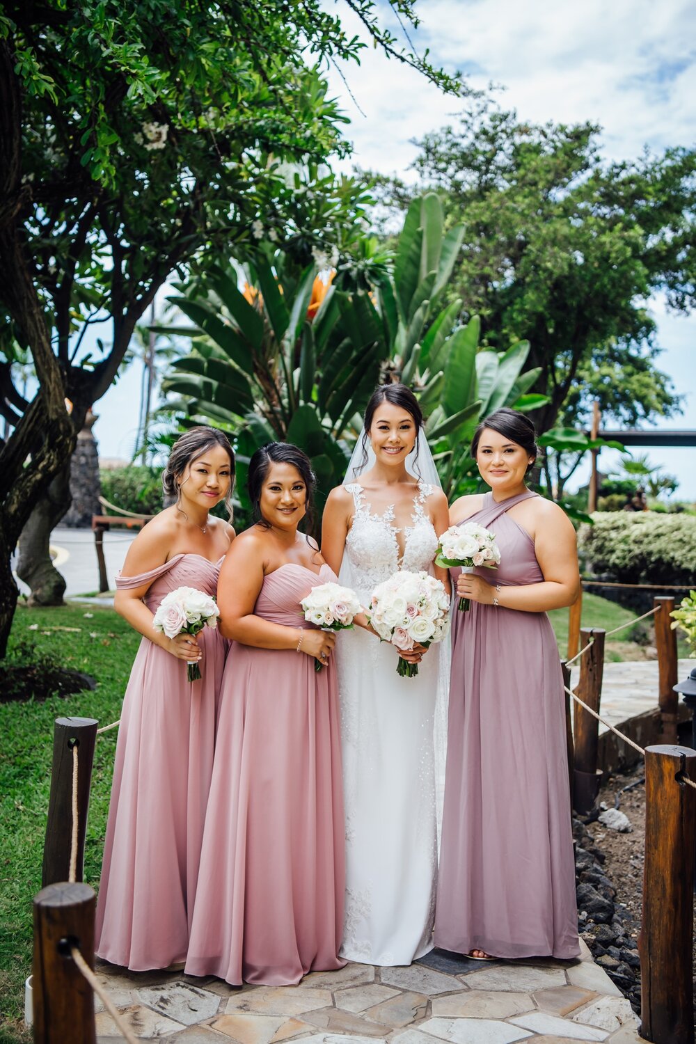 bride-and-her-friends-wedding-day-in-kona