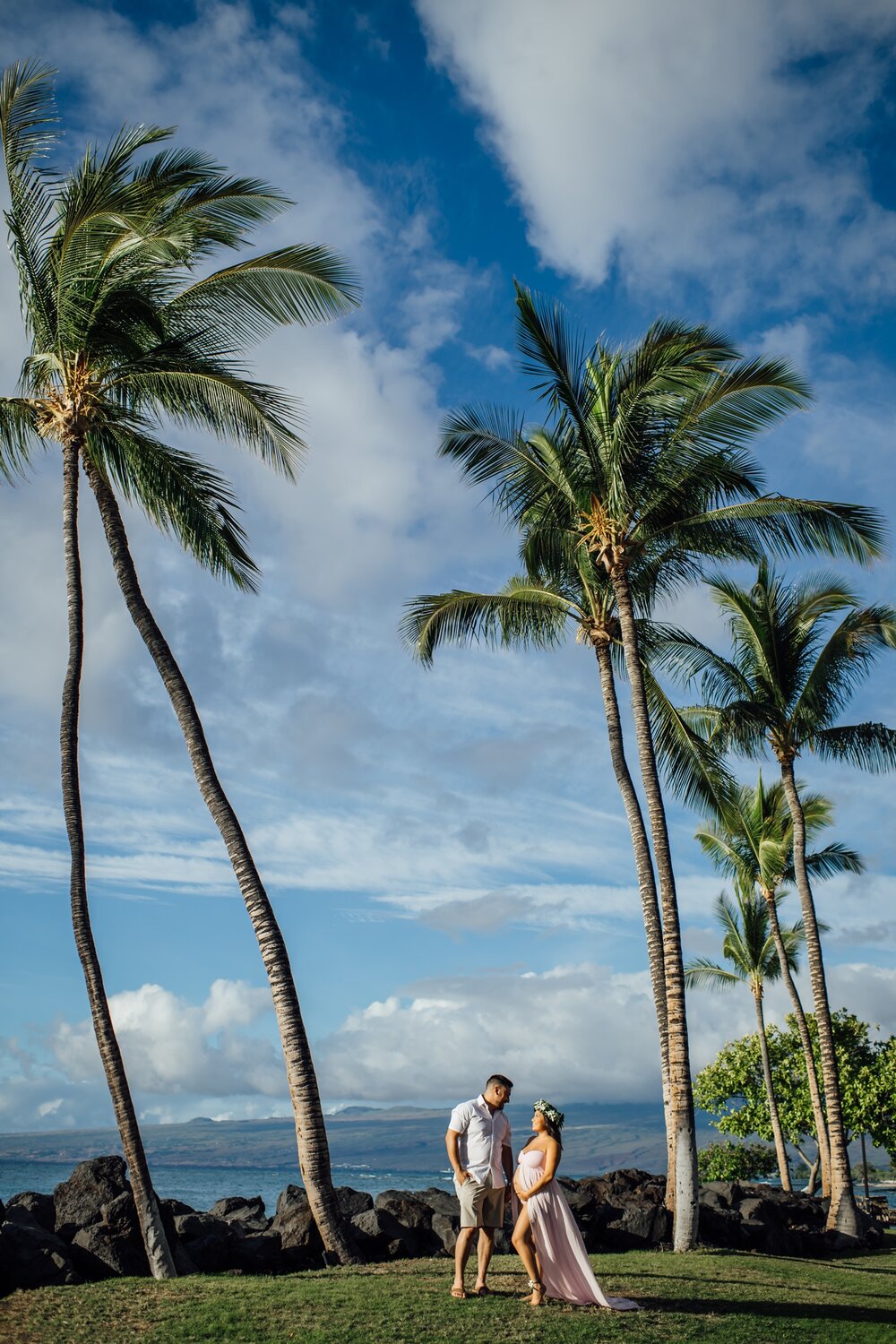 couple during their Hawaii babymoon by Big Island maternity photographer