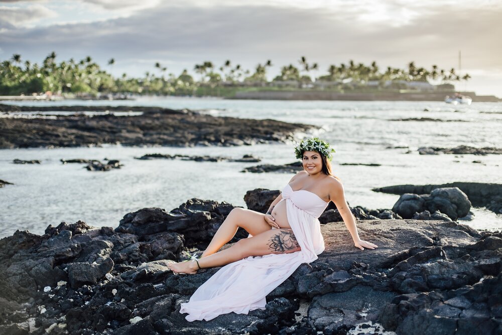 gorgeous expecting mom during her Big Island maternity session