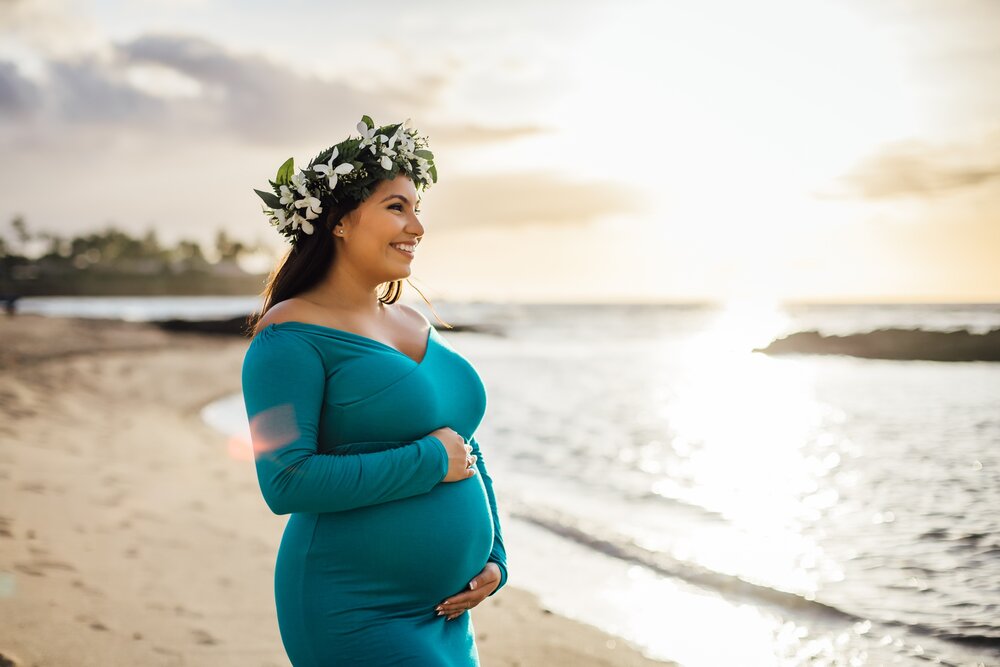 Sunset Big Island Maternity Session in Mauna Lani