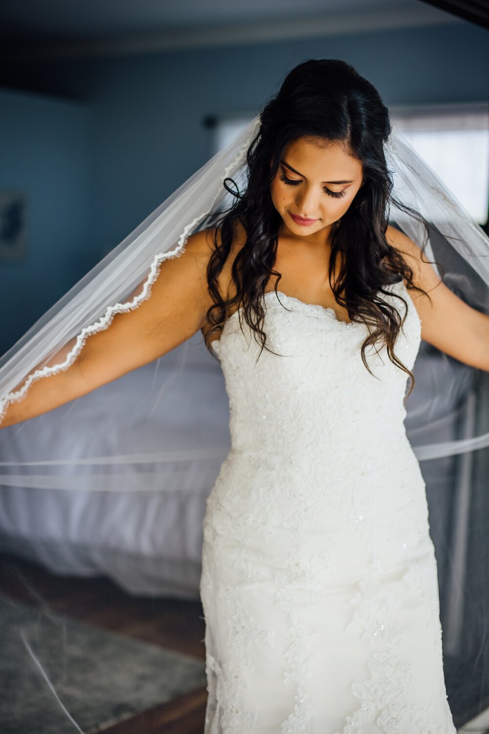 Bride-veil-at-her-hawaii-wedding-kona