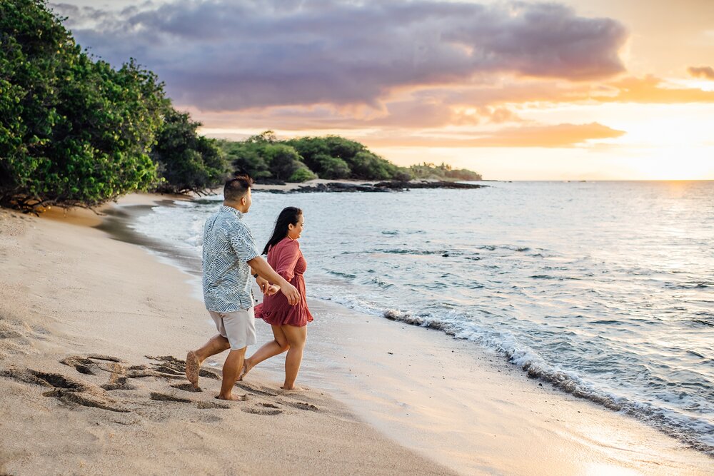 hawaii engagement photographer in waikoloa beach