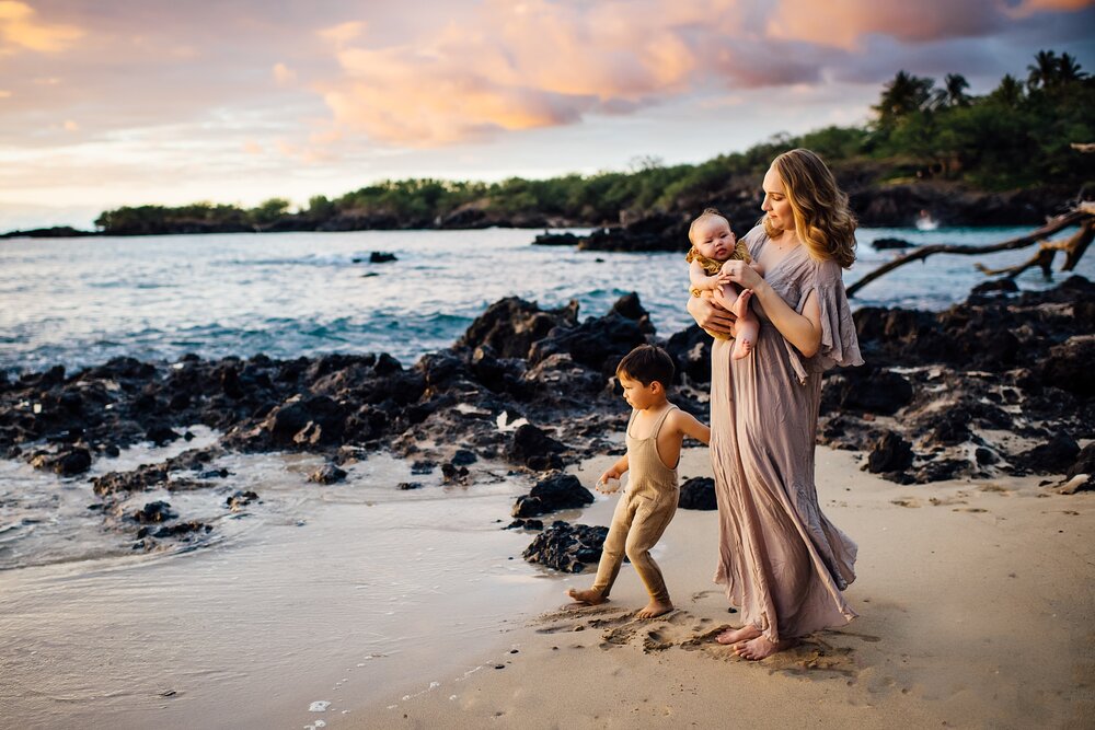 nude palette outfits for a family photography