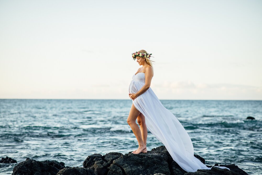 gorgeous mama during Big Island maternity session