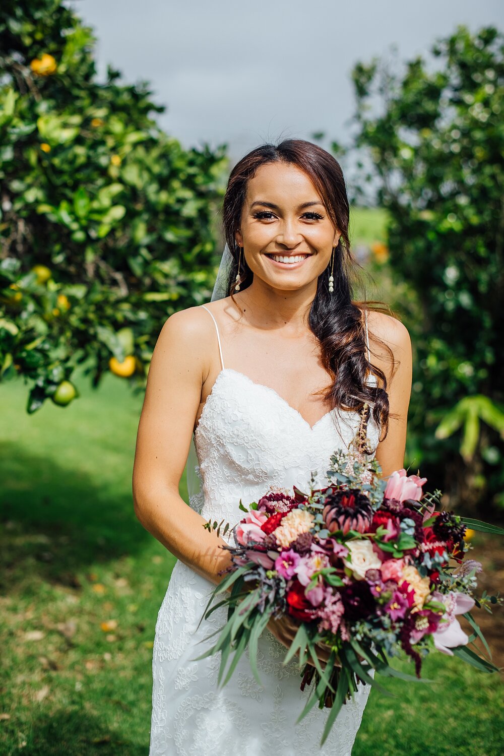 gorgeous bride by Hawaii wedding photographer