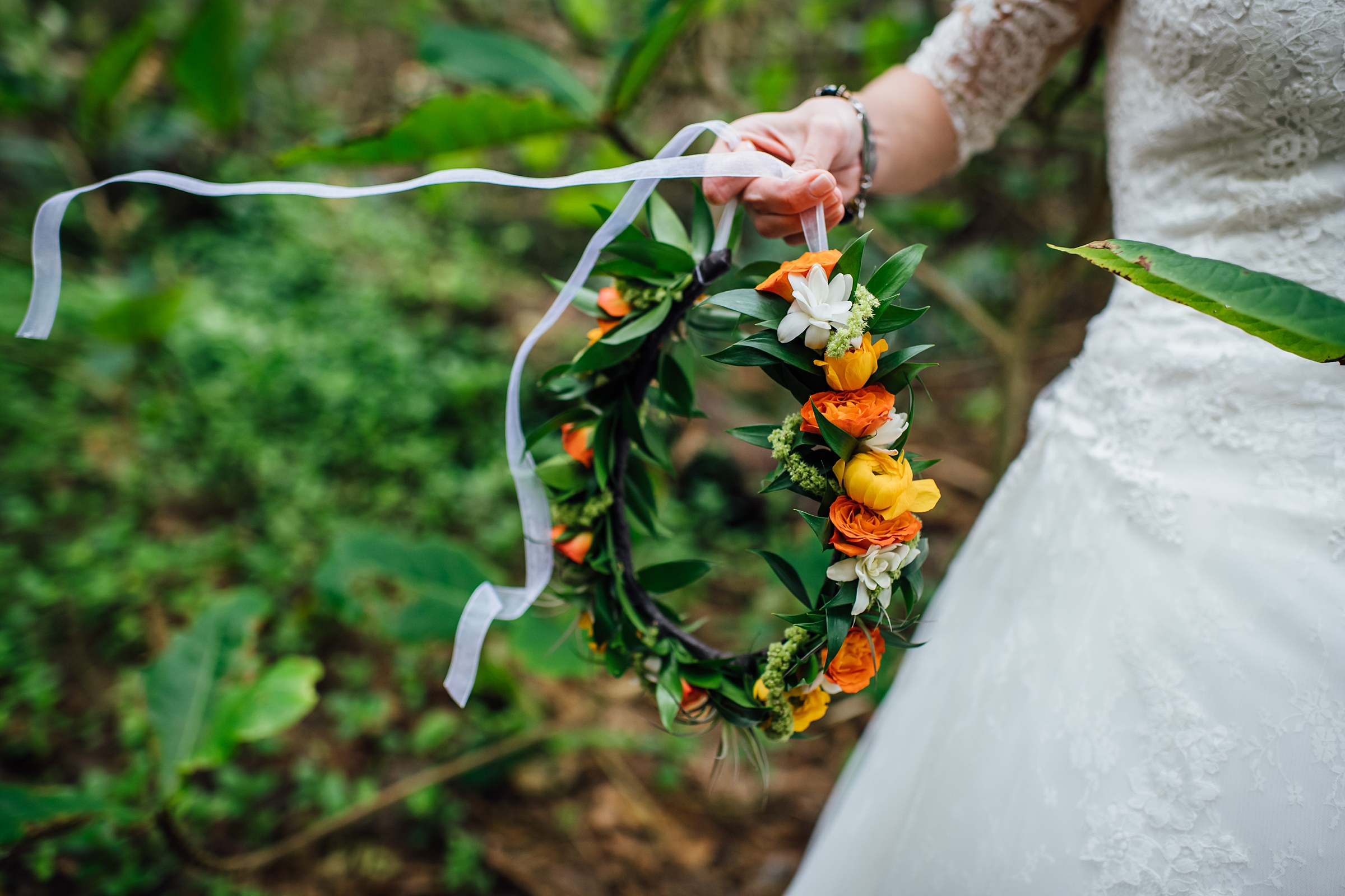 hawaii wedding haku lei