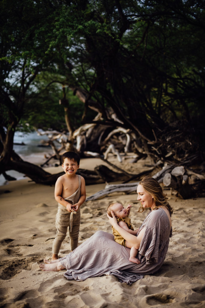 perfect location for mom and kids Big Island sunset session