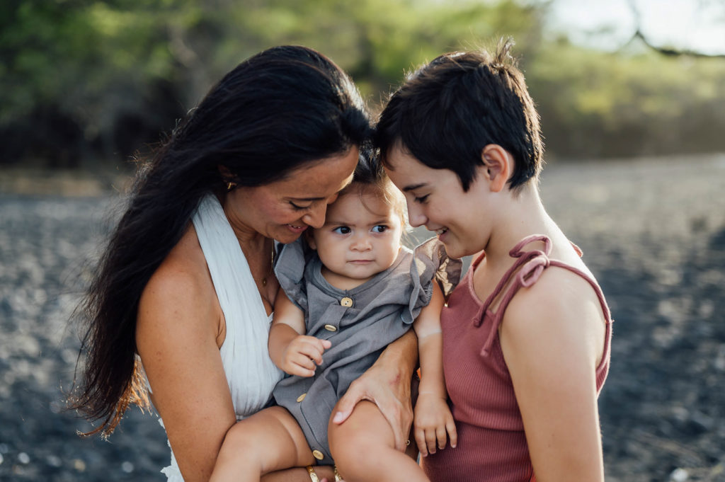 mom and daughters picture-perfect moment by Big Island photographer