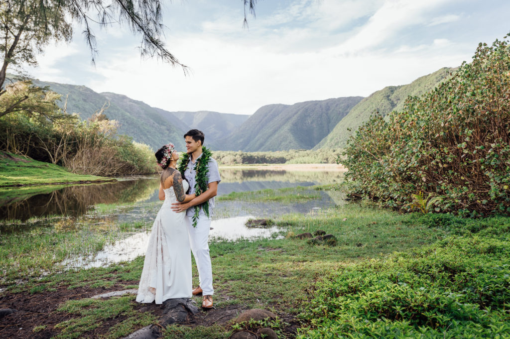 newlyweds adoring each other at the Big Island valley