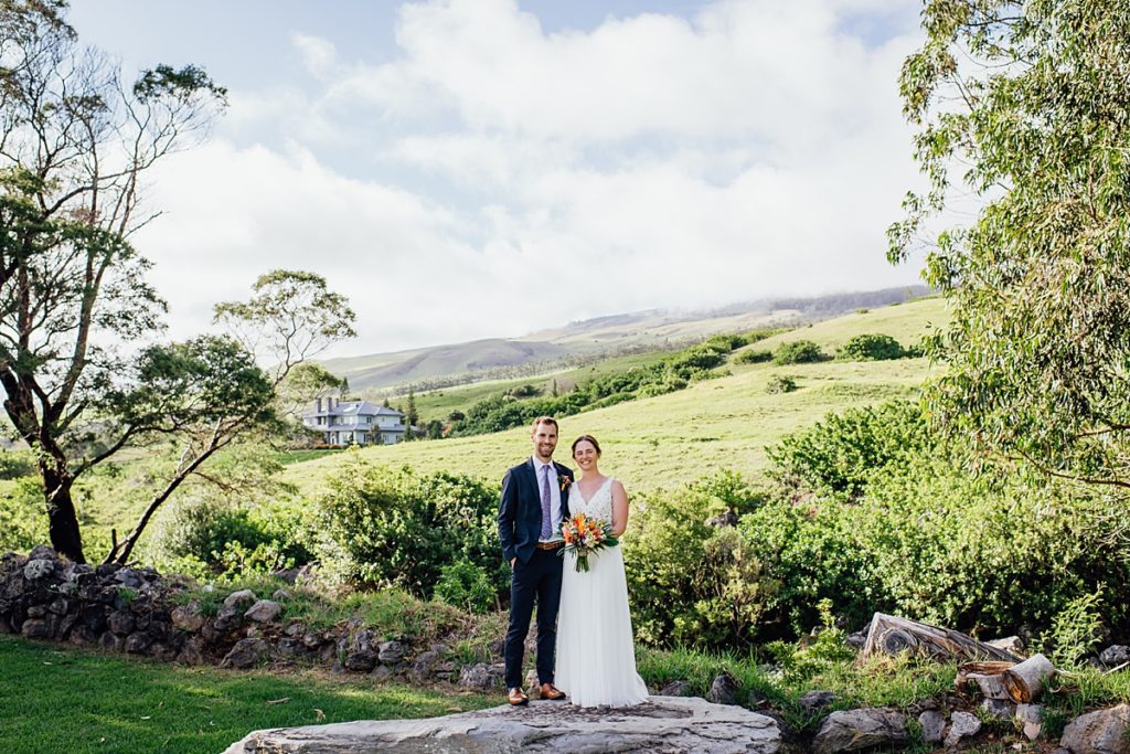 bride and groom in a stunning Hawaii wedding location