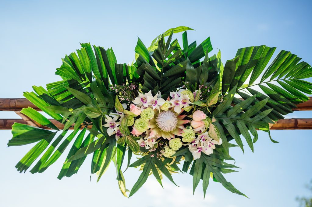 beautiful florals by Hawaii wedding photographer