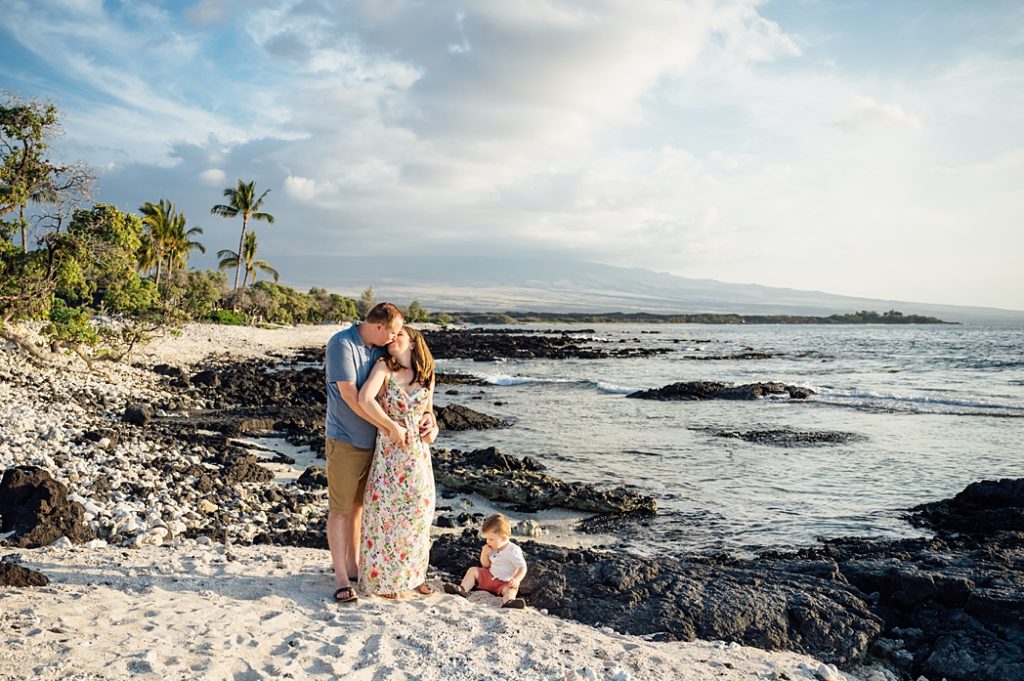 candid family photo by Hawaii photographer on the Big Island