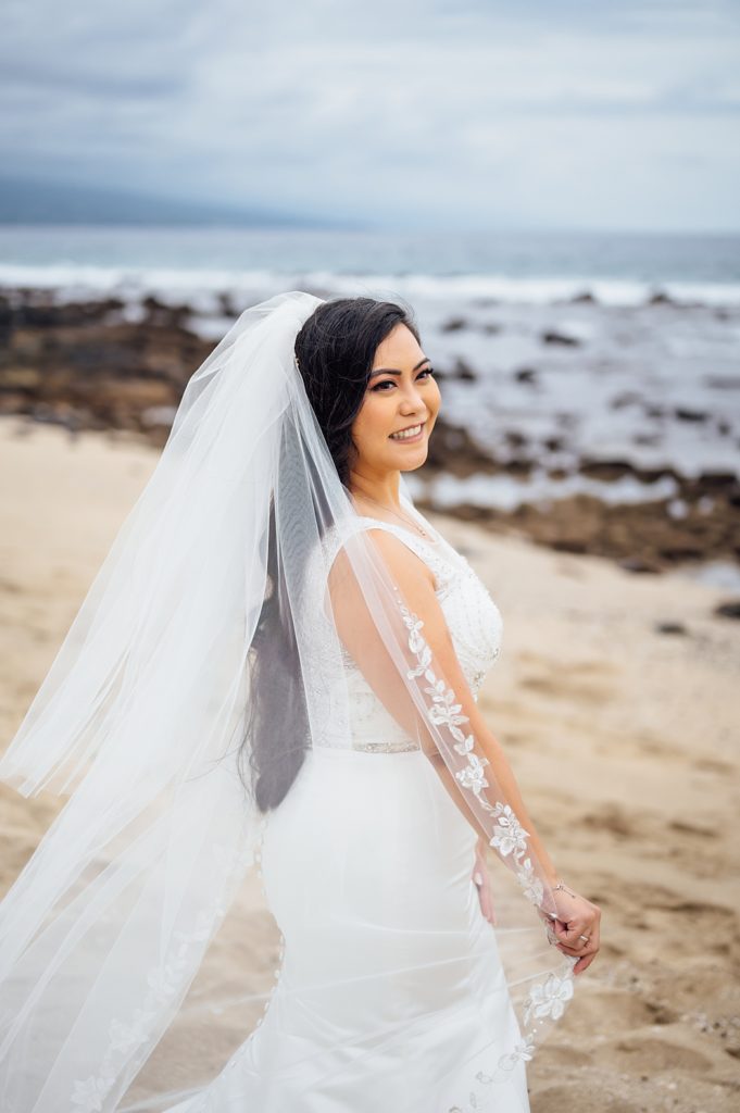 lovely bride pose at Big Island beach