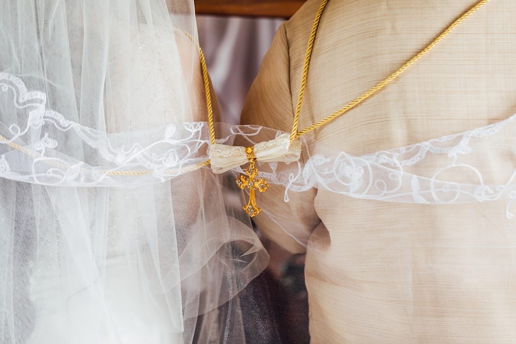the ceremonial cord during a Hawaii Christian wedding