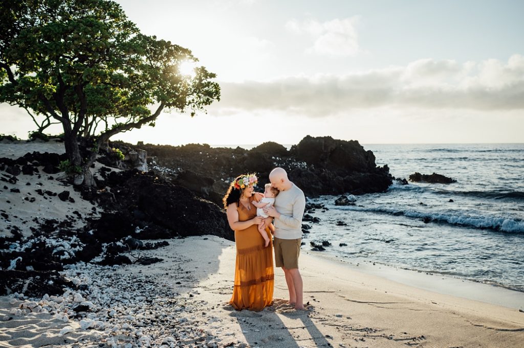 sunset family photo in Hawaii