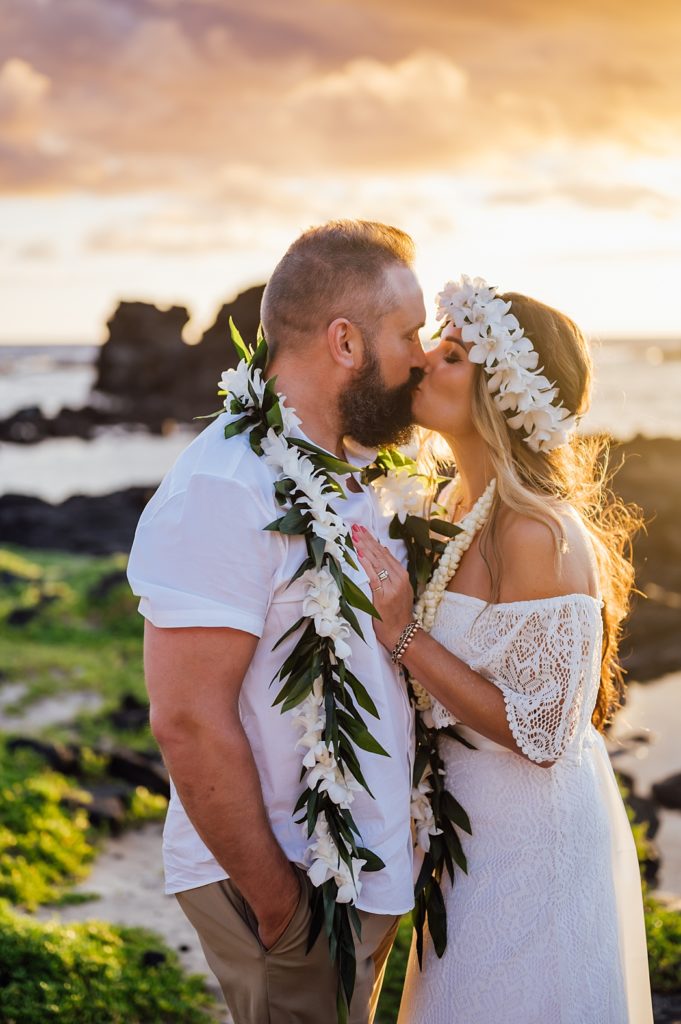 bride and groom kiss during their Hawaii elopement