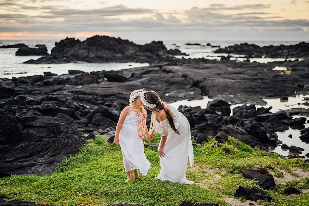 sweet photo of mom and daughter on the beach grass