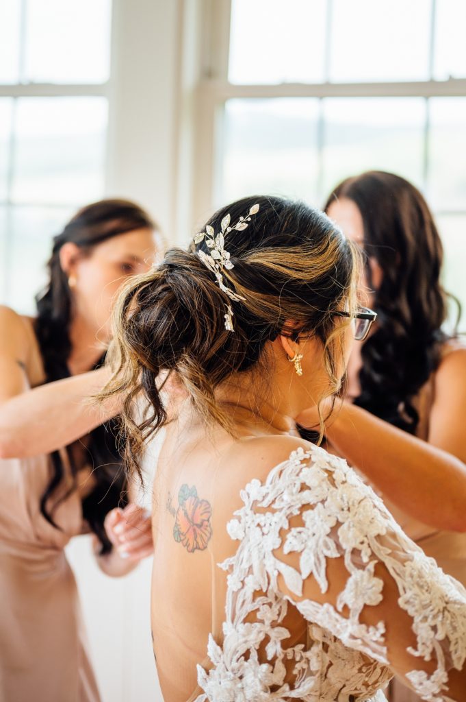 bride's getting ready details during her Hawaii wedding