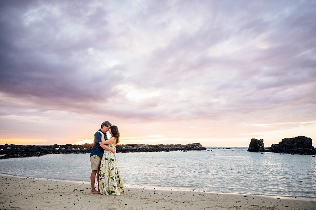 beautiful sunset engagement photo at Kona beach 