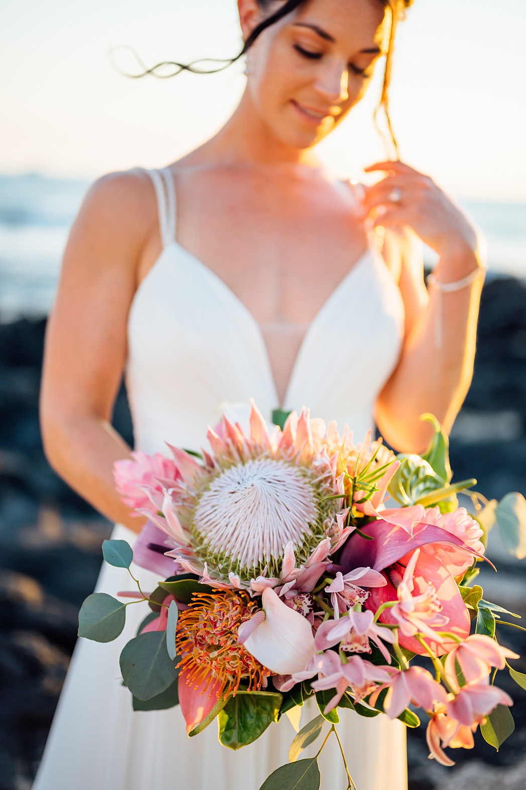 lovely bride and bouquet by Kona wedding photographer